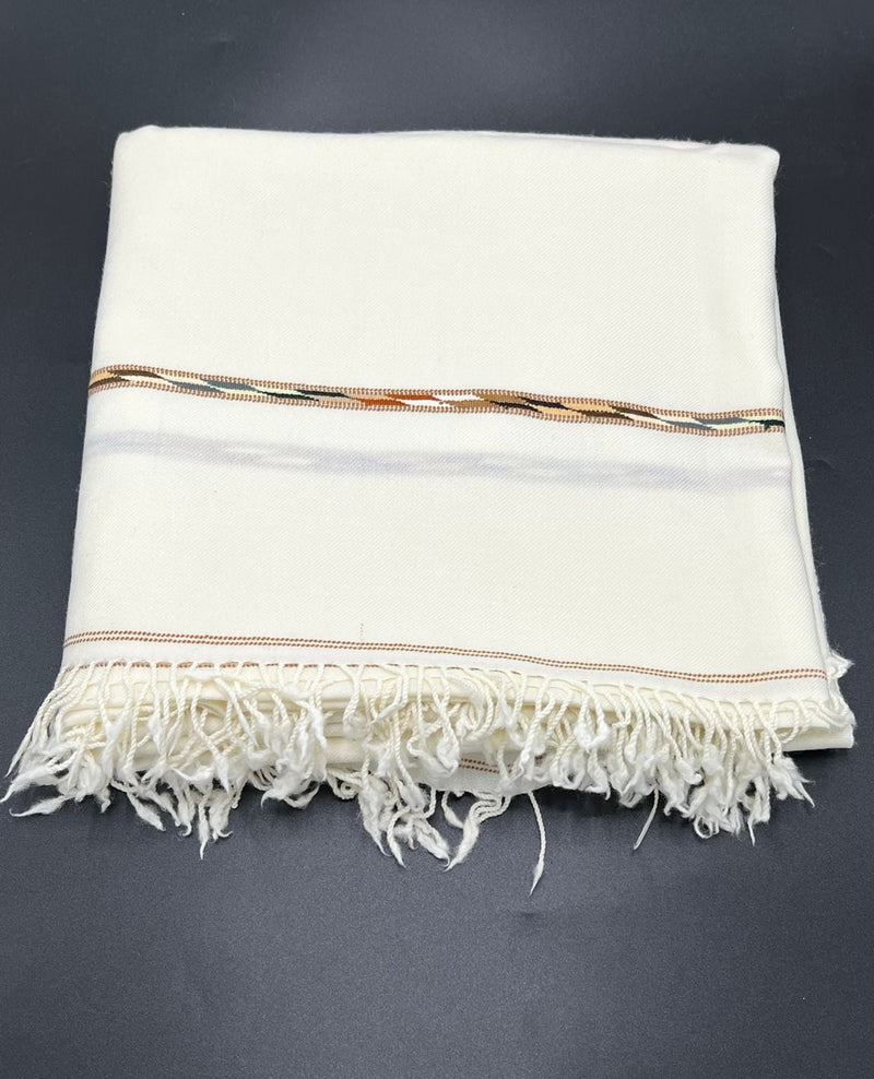 specaial shawl  100 woolen and handmade