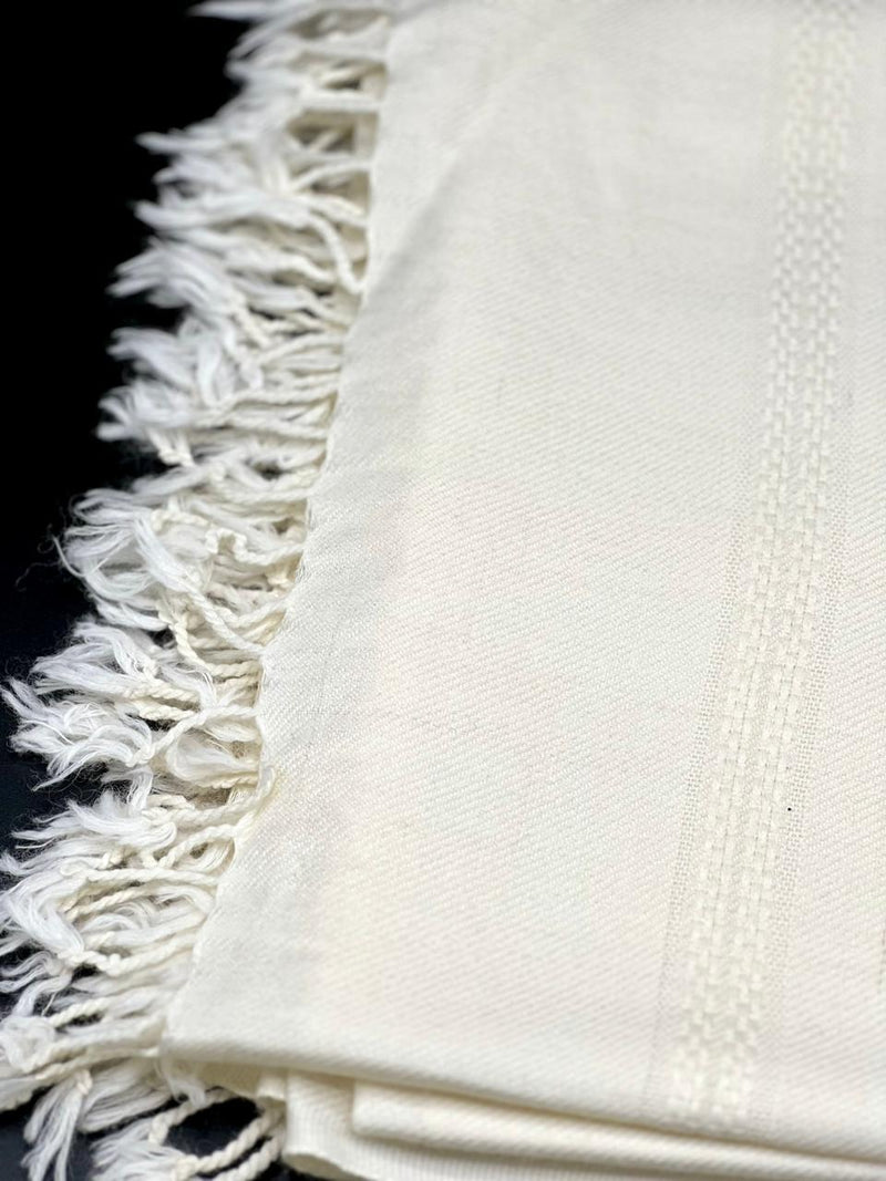 plian woolen handmade shawl (64 wool)